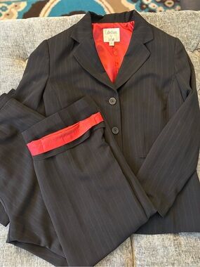 Women’s Le Suit Black Pinstripe Blazer & Pants with Red Lining